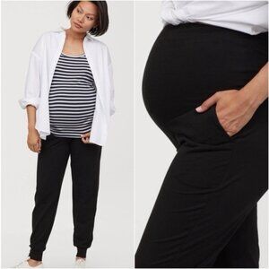 H&M • Mama Maternity Joggers in Black • Medium